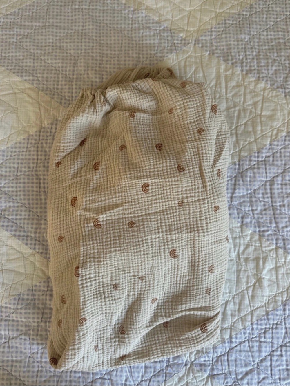 Neutral Beige Muslin crib sheet with Mini Rainbow Print